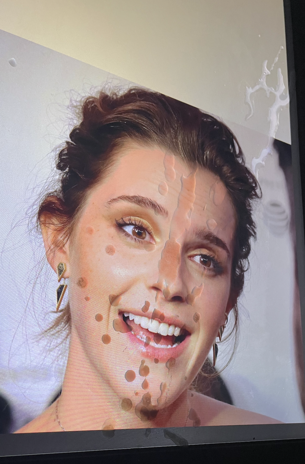 9eylAh8R big load and cockslaps for Emma Watson 03.png